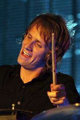 Dominic Howard - Page 2 Dom_mo10