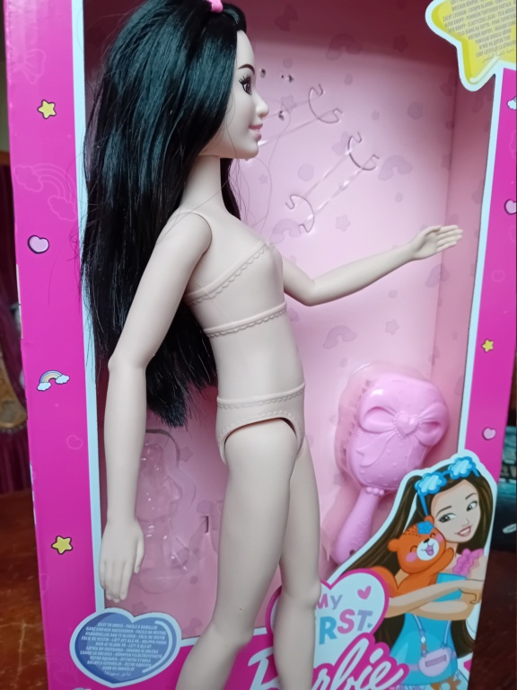 Fleur et Marygold, issues de la gamme "My first Barbie" 2023 Renzoe21