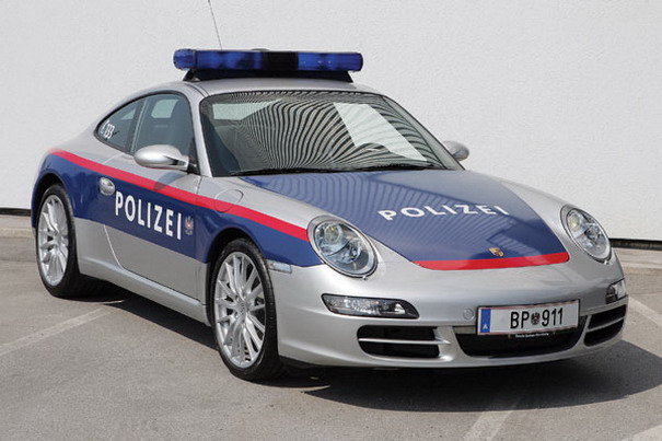 Dnyanin en iyi polis arabalari Austri10