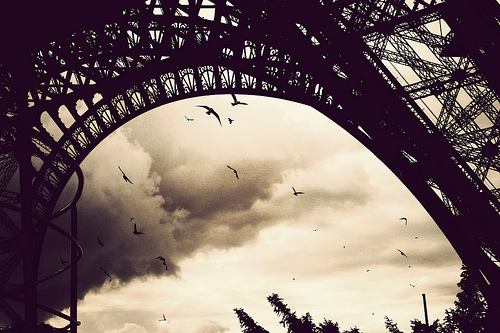 Sous le ciel de Paris Yves Montand Edith Piaf في سماء باريس   30025810