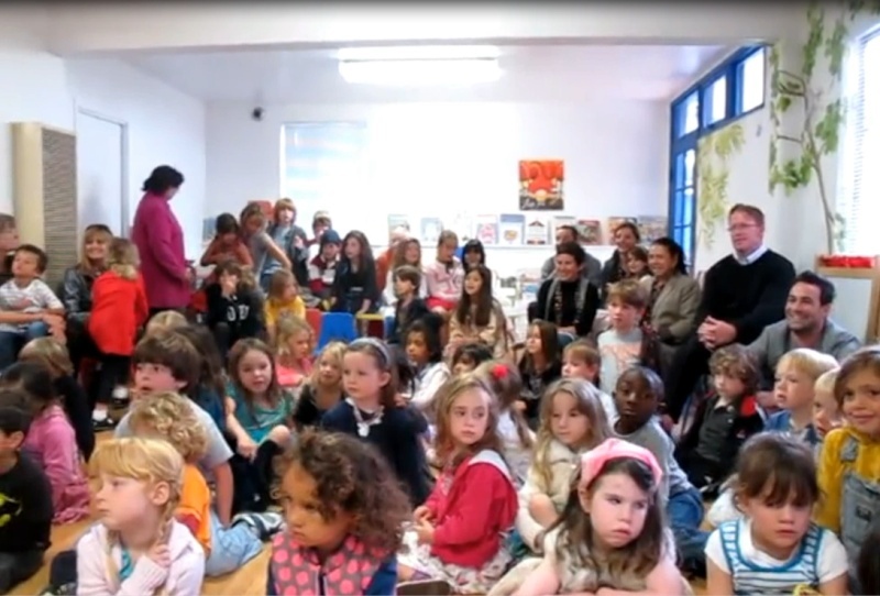 Johnny chante pour l'école de Jade 213