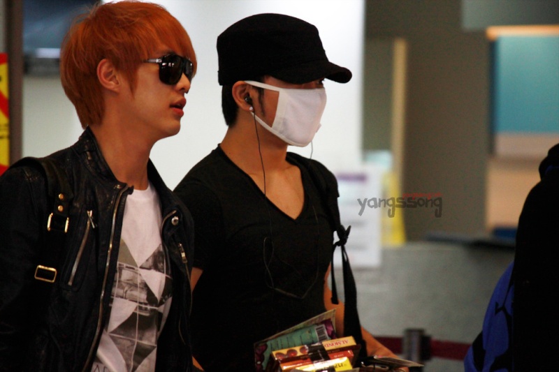 [01.05.11]MBLAQ @ Gimpo Airport to Japan 05015_10