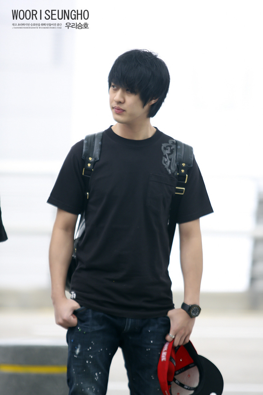 MBLAQ @ Incheon Airport to Singapore Seungh11