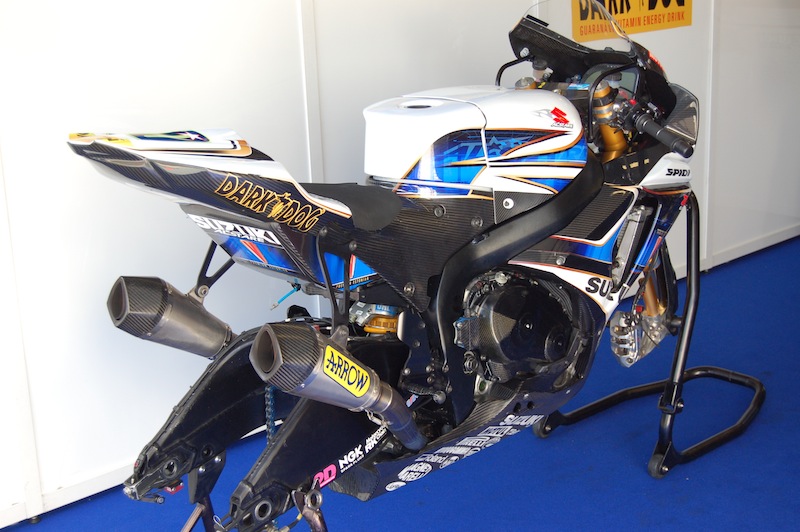 WSBK - Saison 2010 saison terminé sujet décoché - Page 13 Dsc12410
