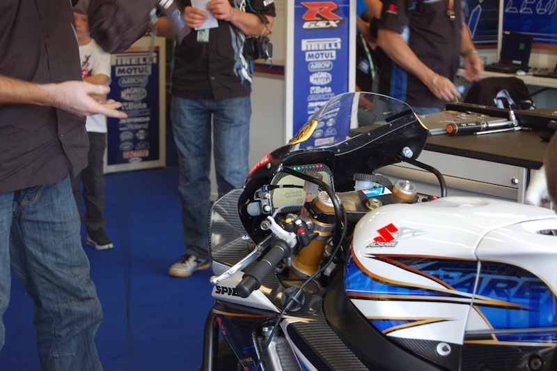 WSBK - Saison 2010 saison terminé sujet décoché - Page 13 Dsc12411