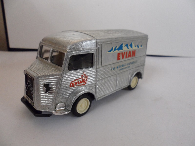 Citroën H Type Integral (1947) - Matchbox Collectibles. Sam_2824