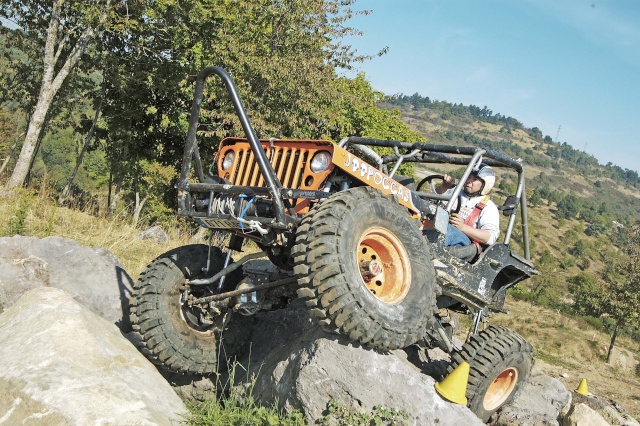Modélisme jeep addict !!! willys 1/6 type rock crawler 1410