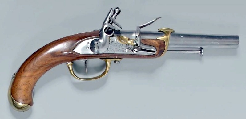 Pour mes 72 ans au mois d'avril,je cherche un pistolet 1779_d64