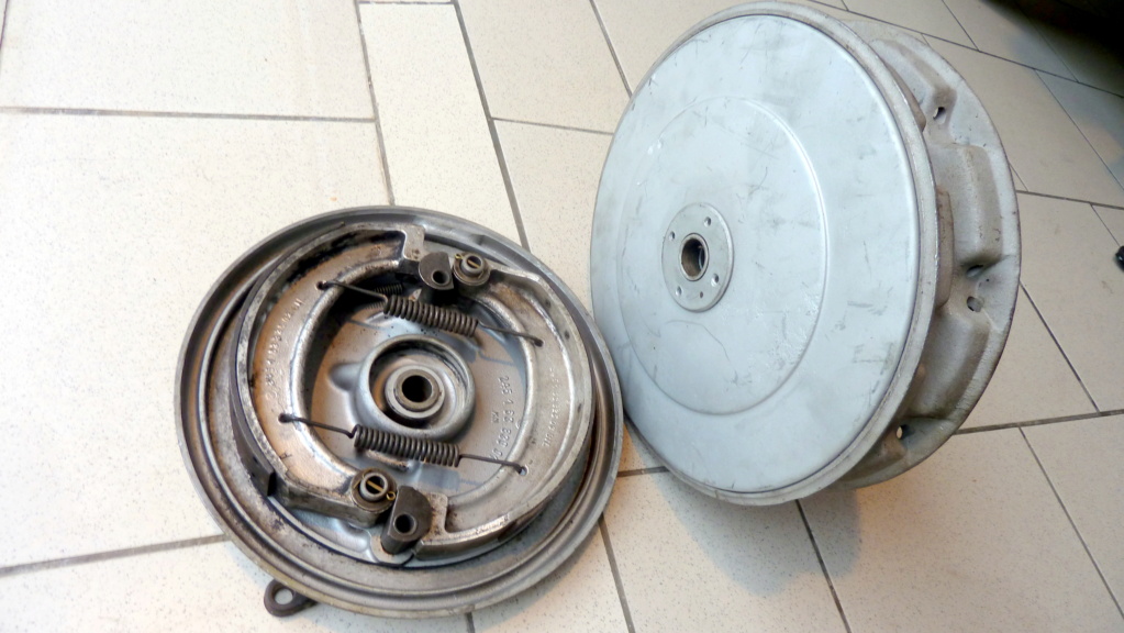  Vend tambour de frein avant complet de moto bmw 1965 ( VENDU) P1070318