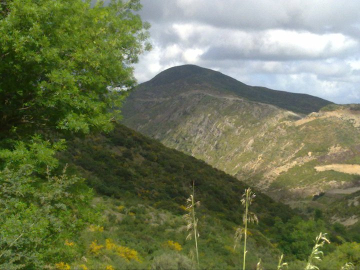 Tajeklayebt, à l'entrée du village d'Iouricene, Tizi - n'Berber 23015610