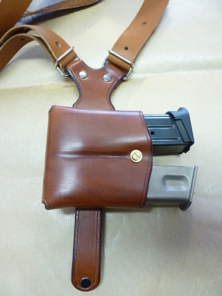 HOLSTER d'AISSELLE VERTICAL :"le TRADITIONAL" by La SELLERIE P1040728