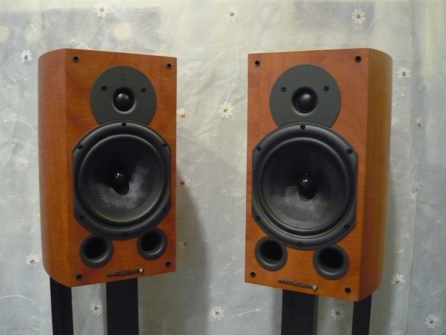 Wharfedale Diamond 9.2 Bookshelf speaker (used) SOLD P1060325