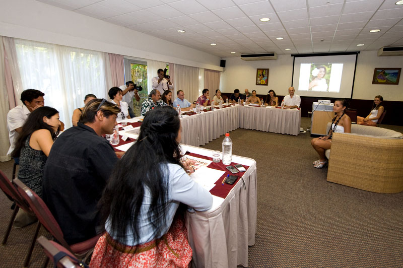Article dans Tahiti Presse le 20 juin 2011 : Epreuve orale pour les candidates à l'élection de Miss Tahiti Cdc00010