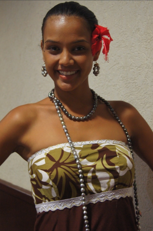 Article dans Les Nouvelles de Tahiti du 28 mai 2011 - Les 16 candidates qui rêvent du sacre Image-10