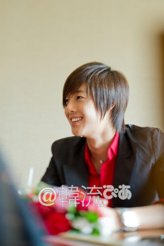 [29/09] Kim Hyun Joong at Hanryu PIA Interview (Editor's Notes) 10092911