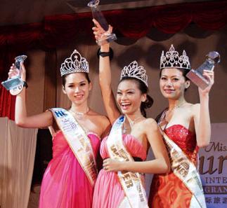 Miss Tourism Queen Malaysia 2010 - Julylen Liew Untitl27