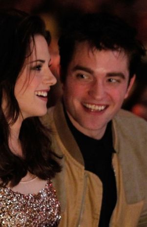 Pattinson dice que escenas íntimas en Amanecer son lo máximo Get10