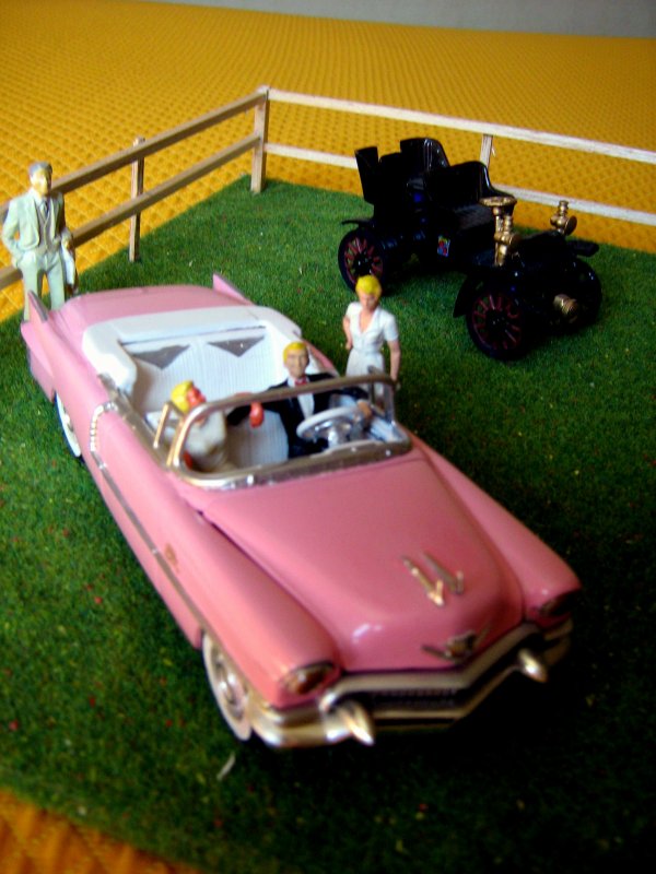 [REVELL ] CADILLAC ELDORADO cabriolet spécial série 62 1955 - Ma première maquette construite courant 1956 1/32ème Réf H 1200 32244510