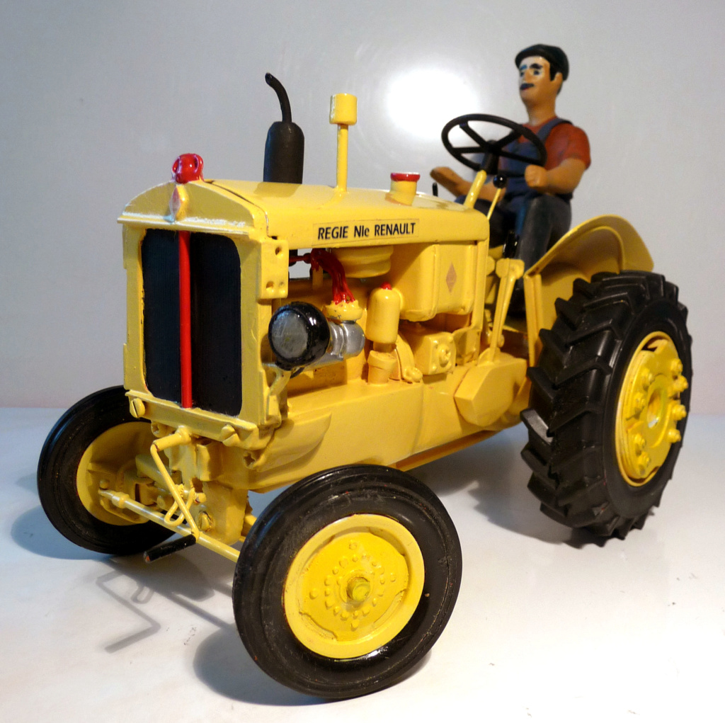 RENAULT TYPE 304E Tracteur 1943 avec chauffeur Réalisation personnelle 1/16ème P1000510