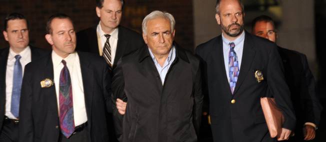 DSK inculpé «d'agression sexuelle» à New York  Dsk-me10