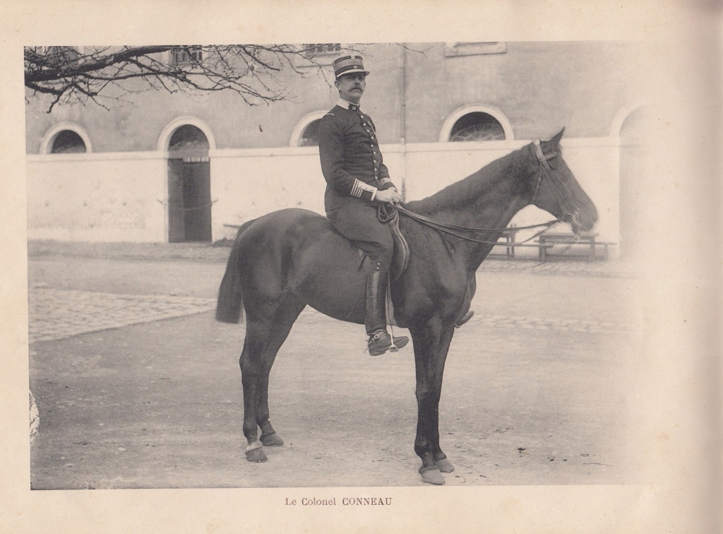 Photo des Officiers du 18e Dragon de Melun en 1904 18_dra11