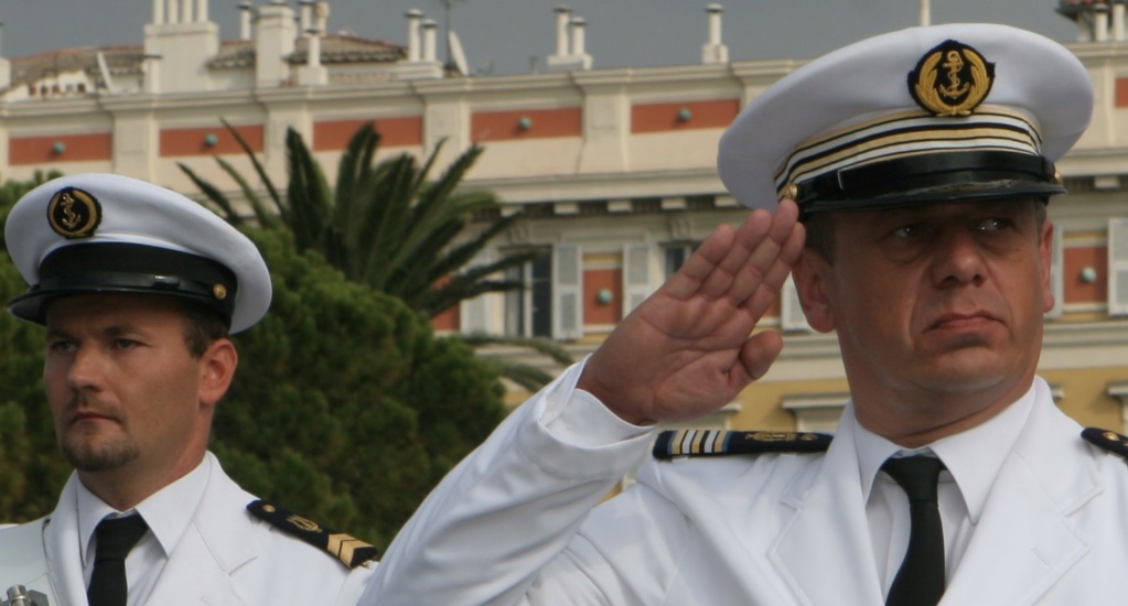 identification veste de la Marine personnel féminin. Musiqu10