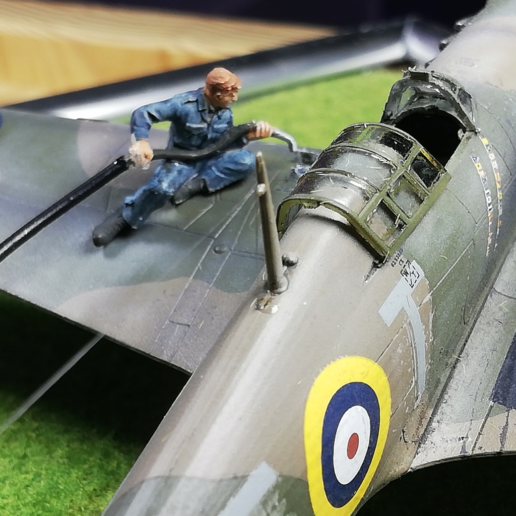 [ARMA HOBBY] Hurricane Mk I metal wing 1/72 -- 242 Squadron Sub Lt Jimmy Gardner Img_2081