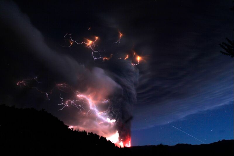 Le volcan chilien Puyehue se réveille après 51 ans de sommeil Volcan12