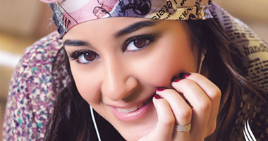 أسيل عمران تطلق ألبوم "مو بالساهل S5201120