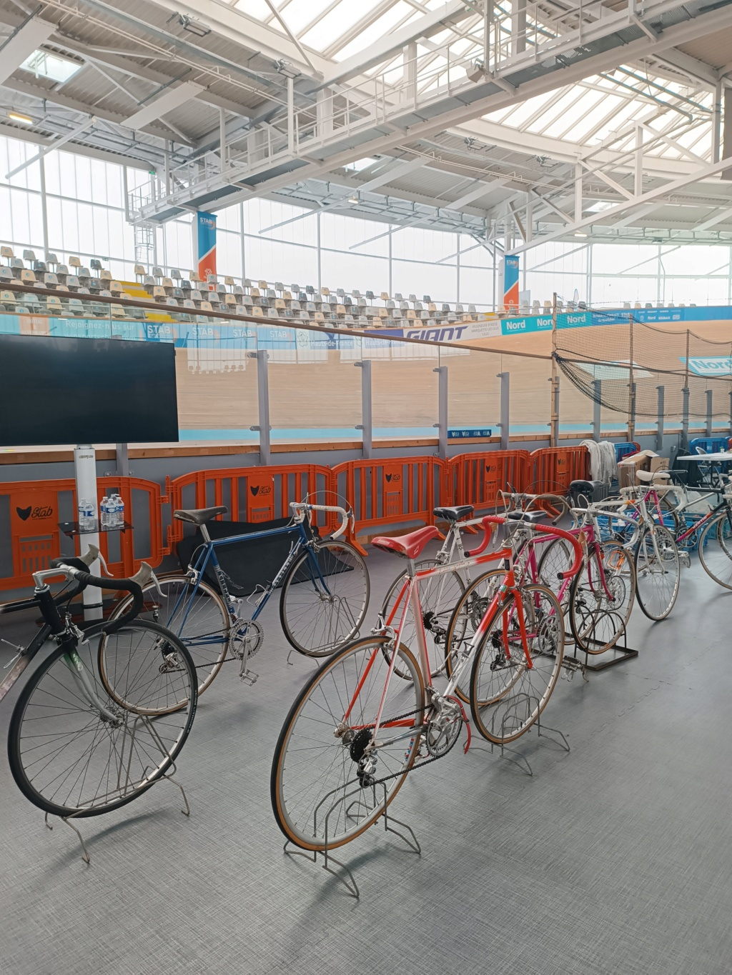 Bourse de collectionneurs vélos le samedi 30 mars au STAB à ROUBAIX  Img_3695