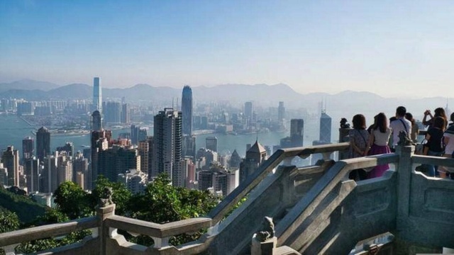 Qui profitera des 500 000 #BilletsDavion gratuits offerts par #HongKong pour relancer le #tourisme ? 0d379010