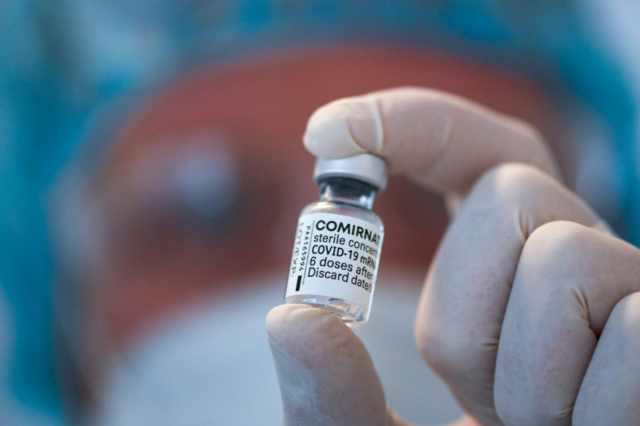 #Coronavirus : une #étude confirme l'efficacité du #vaccin #Pfizer contre le #VariantAnglais 14043310