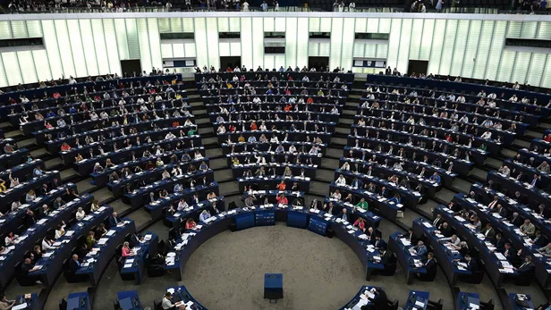 Le #ParlementEuropéen demande l'inclusion de l'#avortement dans les droits fondamentaux de l'#UE 611a3710