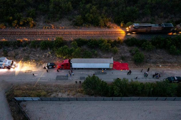 Au #Texas, 46 #migrants retrouvés morts dans un #camion, une " horrible #tragédie " 62ba9510