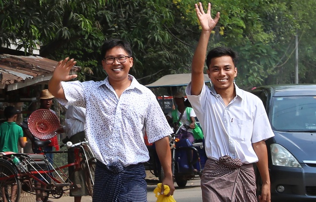 #Birmanie : Libération de deux #journalistes de #Reuters après plus de 500 jours de prison 640x4247
