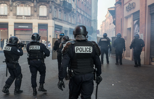 «#GiletsJaunes » à #Toulouse : Elle postait le visage des #policiers sur #Facebook, une étudiante en médecine condamnée 640x4268