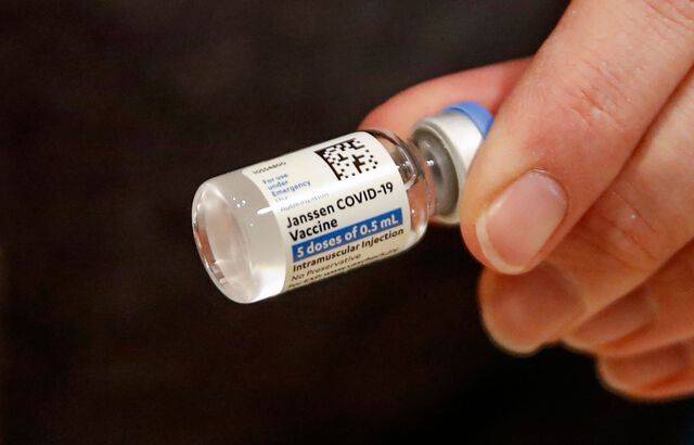 #Coronavirus aux #EtatsUnis : 15 millions de doses du #vaccin #JohnsonAndJohnson jetées à la poubelle 640x4635