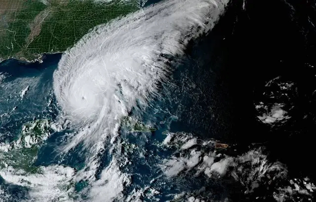 #Ouragan #Ian : #Cuba plongée dans le noir, la #Floride se prépare 640x4721