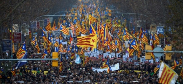 #TMCweb3 : 200.000 #manifestants à #Barcelone contre le procès des #indépendantistes 661_af21