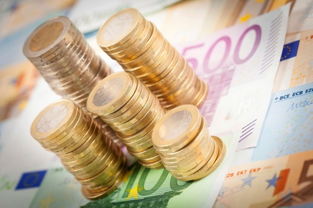 #Épargne : 1 #Français sur 2 place moins de 50 euros par mois, selon un #sondage 77919310