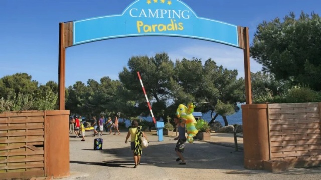 #Vendée : bientôt des #CampingsParadis comme à la télé Annota15
