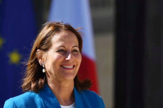 #SégolèneRoyal convoquée à l’#Assemblée nationale pour s’expliquer sur son bilan d’ambassadrice des pôles B7aaac10