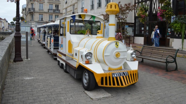 La Ville autorise le petit #train #JulesVerneExpress B9720516