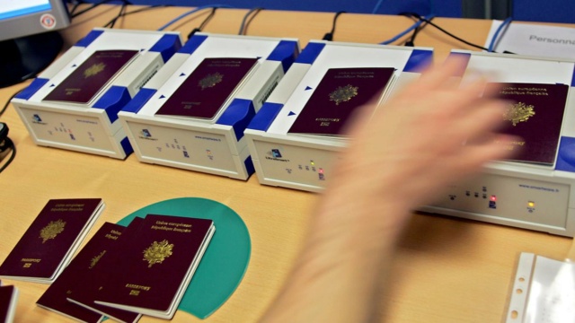 Jusqu’à six mois d’attente pour obtenir un #passeport en #Picardie B9730824