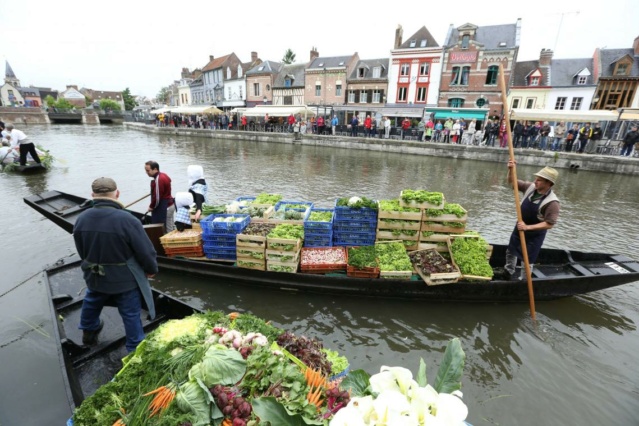 Le #marché sur l’eau accoste ce dimanche à #SaintLeu à #Amiens B9731217