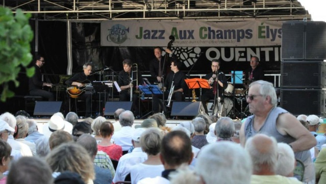 La dernière chance d’écouter du #jazz en plein air cet été à #SaintQuentin, c’est le 21 août B9731817
