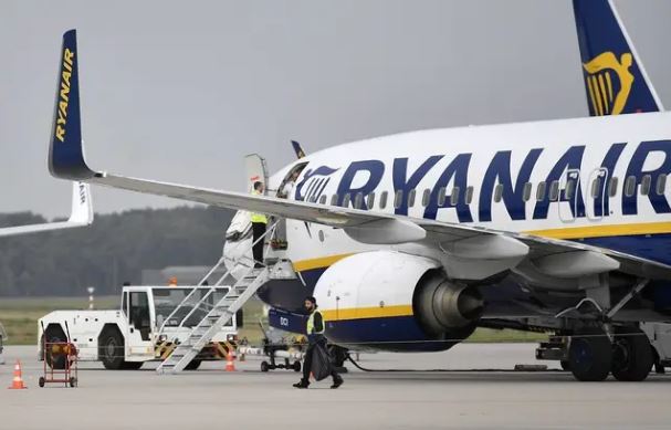 « #CyberWeek » : #Ryanair brade ses #billets à moins de dix euros à destination de toute l’#Europe Captu154