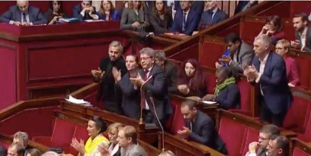 #TMCweb3 : #Mélenchon et les #Insoumis font une standing ovation à #ÉdouardPhilippe Captur18