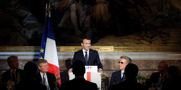 #TMCweb3 : A #Versailles, #Macron veut rassurer les grands #patrons du monde Captur49