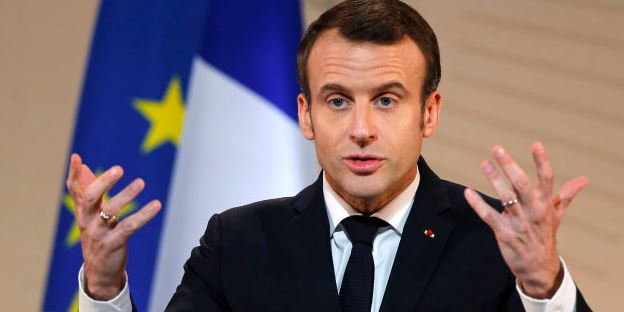 #TMCweb3 : #Macron ironise sur "#Jojo avec un #GiletJaune " qui "a le même statut qu'un #ministre" Captur53